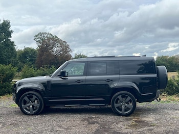 Used Land Rover Defender 2024 for sale - 75933655: Photo