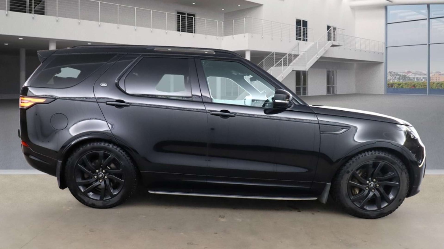 Used Land Rover Discovery 2019 for sale - 76694812: Photo 10