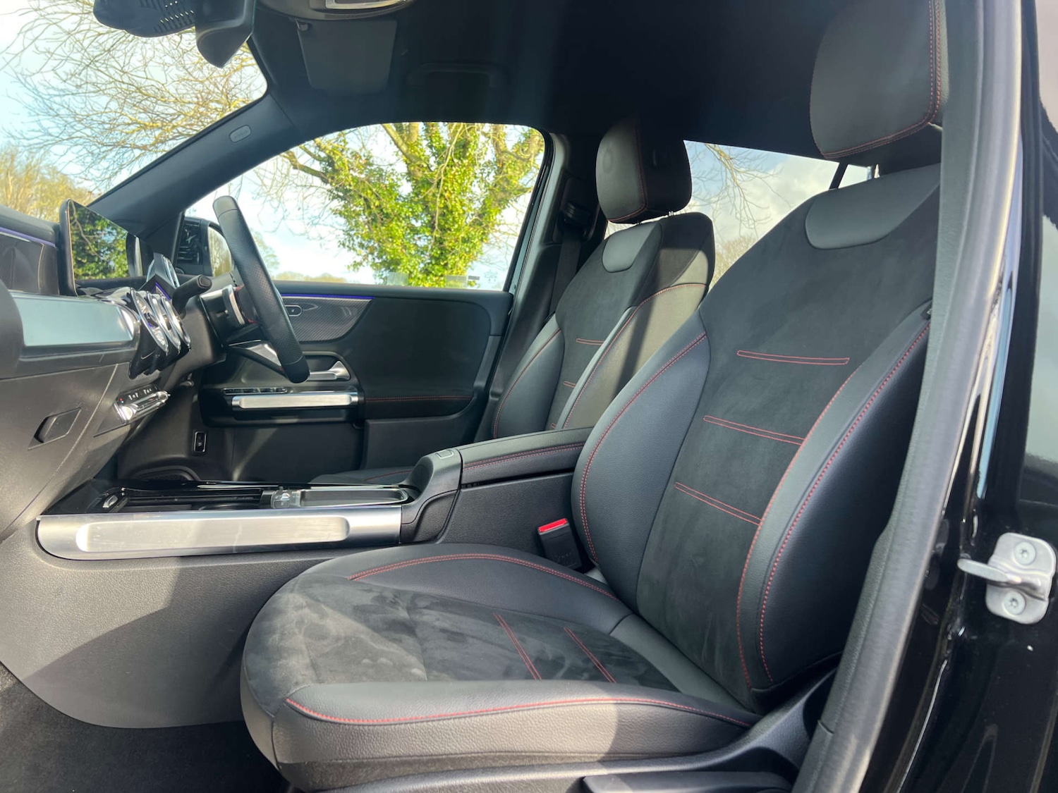 Used Mercedes-Benz GLB 2024 for sale - 77383380: Photo 31