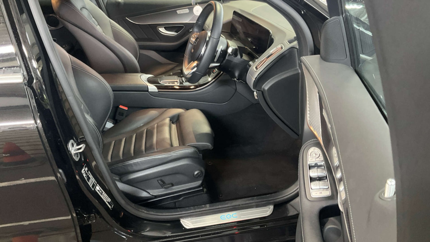 Used Mercedes-Benz EQC 2022 for sale - 76558396: Photo 2