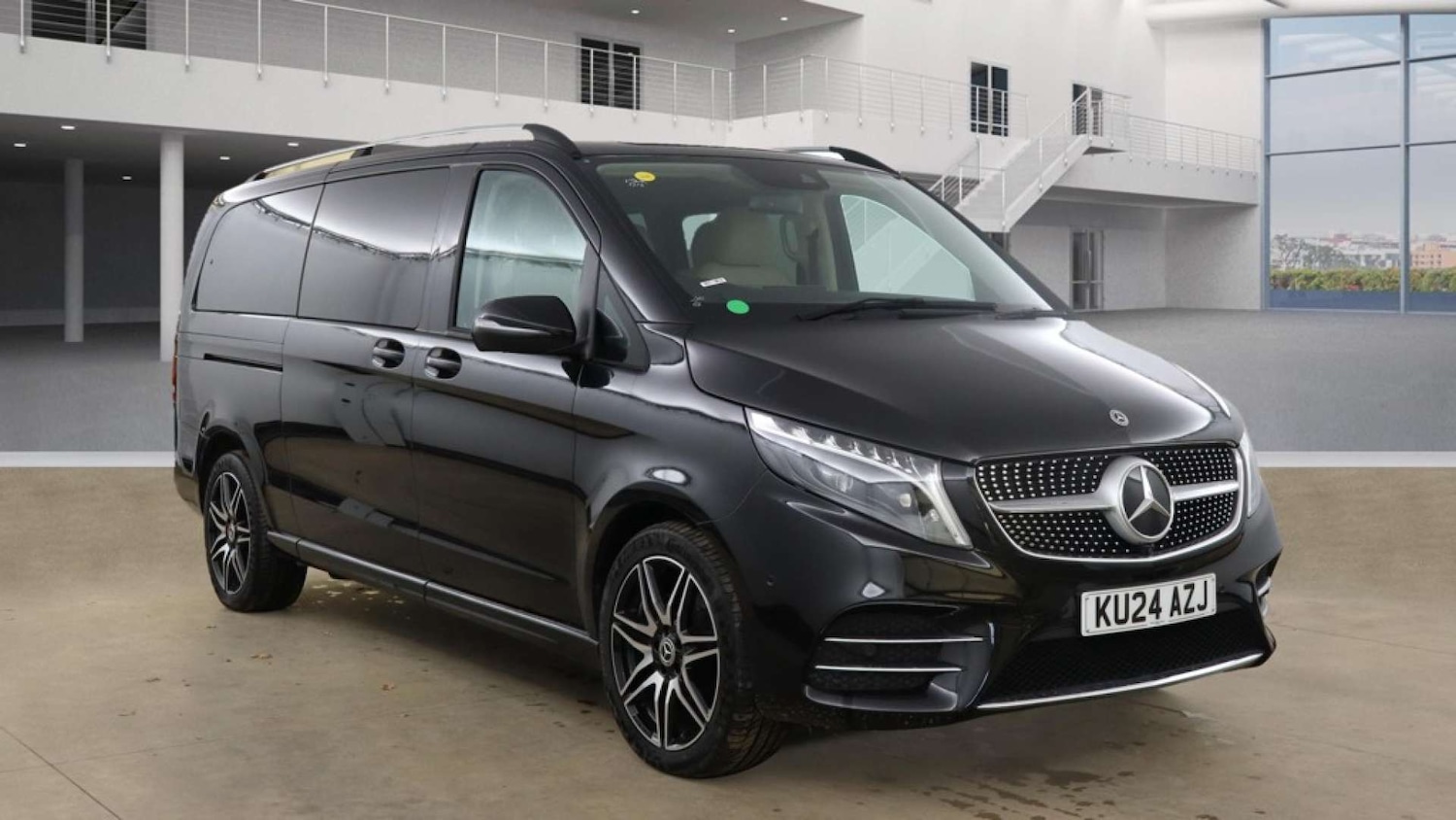 Used Mercedes-Benz V-Class 2024 for sale - 76647105: Photo 1