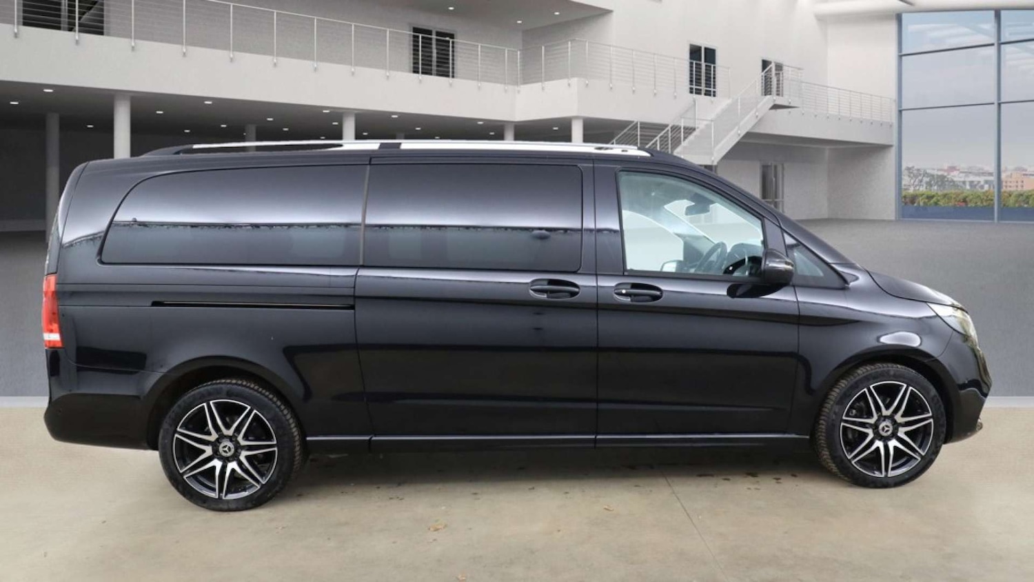 Used Mercedes-Benz V-Class 2024 for sale - 76647105: Photo 10