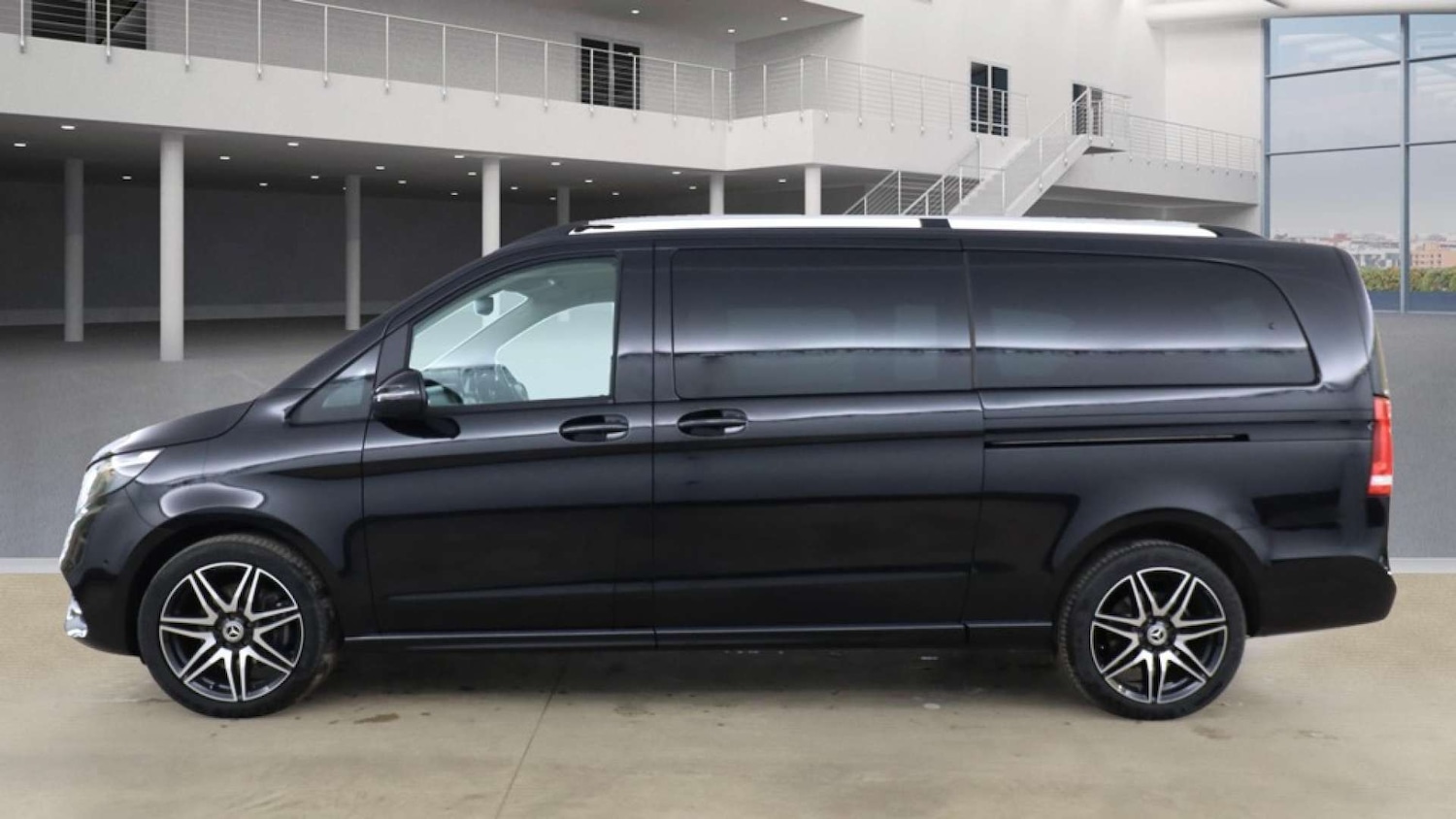 Used Mercedes-Benz V-Class 2024 for sale - 76647105: Photo 11