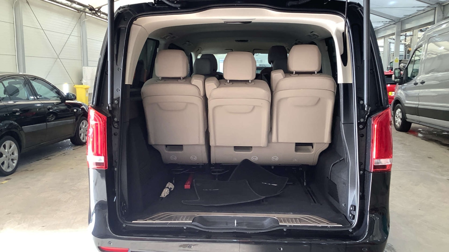 Used Mercedes-Benz V-Class 2024 for sale - 76647105: Photo 13