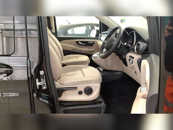 Used Mercedes-Benz V-Class 2024 for sale - 76647105: Photo