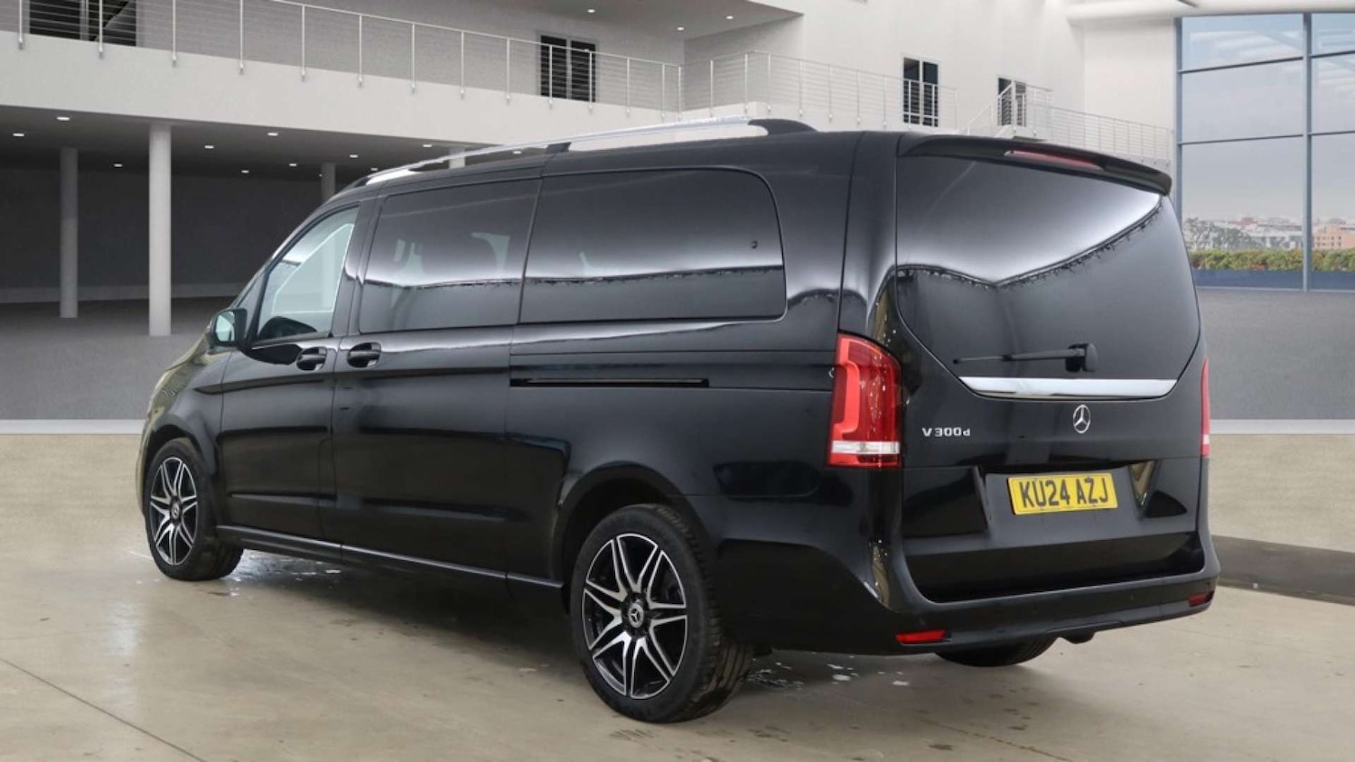 Used Mercedes-Benz V-Class 2024 for sale - 76647105: Photo 7