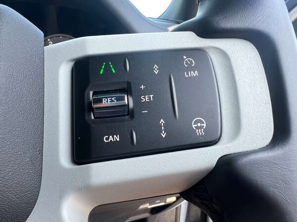 Used Land Rover Defender 2023 for sale - 74961446: Photo 51