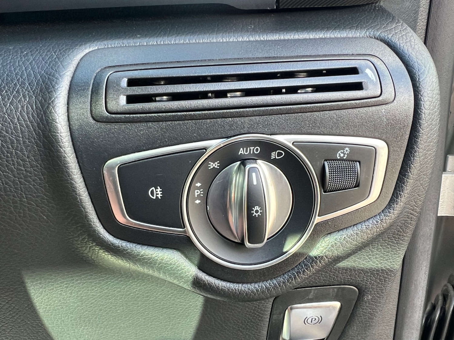 Used Mercedes-Benz V-Class 2018 for sale - 78003836: Photo 46