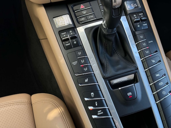 Used Porsche Macan 2020 for sale - 74289691: Photo 33