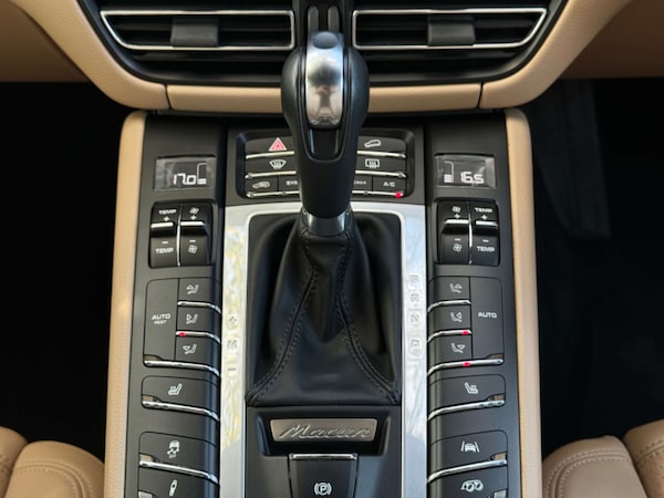 Used Porsche Macan 2020 for sale - 74289691: Photo 45