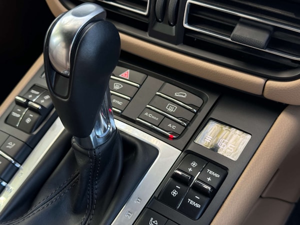 Used Porsche Macan 2020 for sale - 74289691: Photo 46