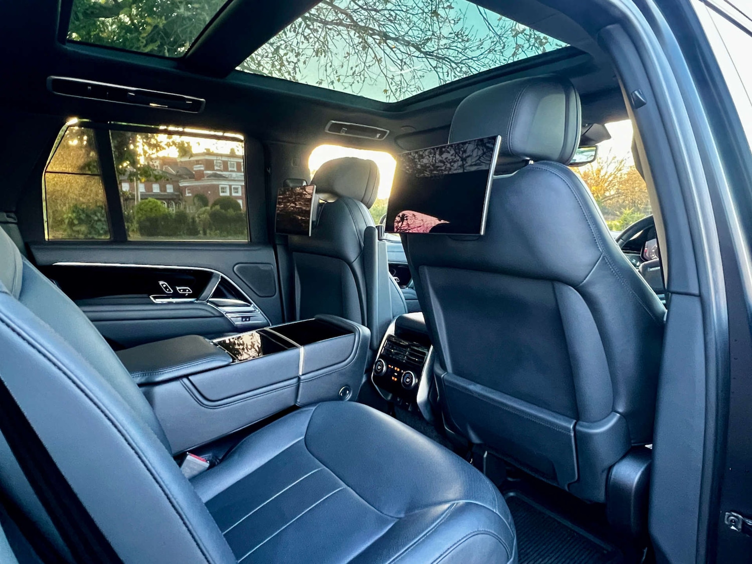 Used Land Rover Range Rover 2023 for sale - 76637976: Photo 4