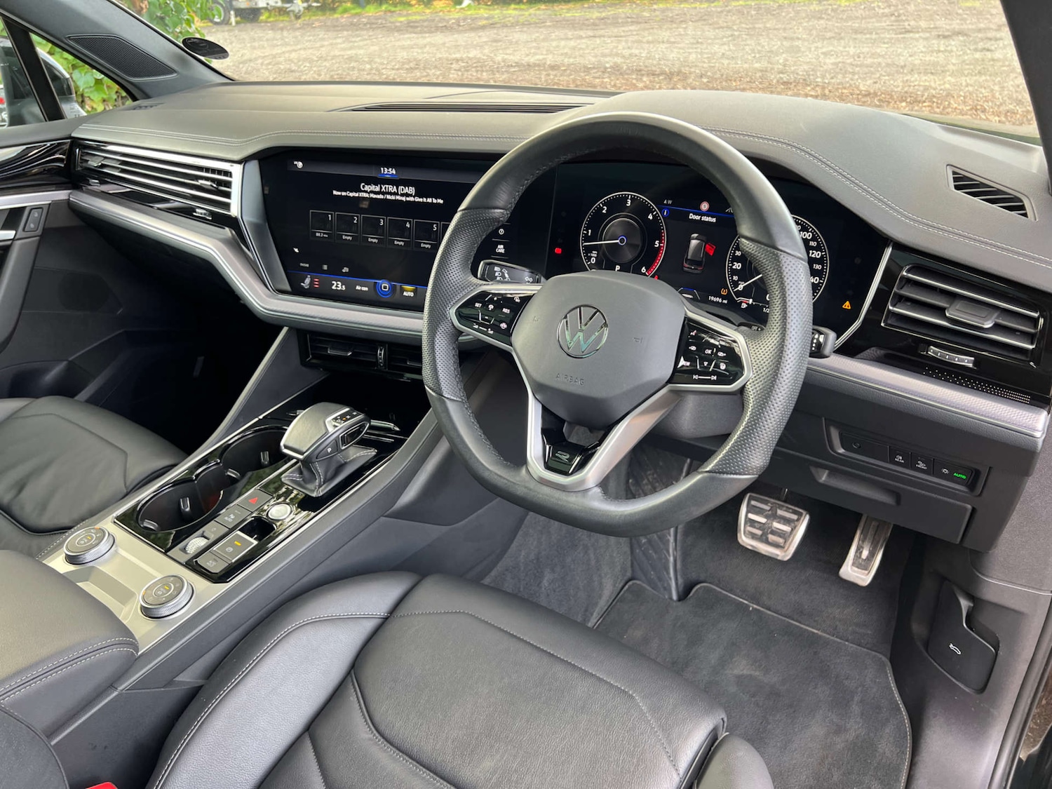 Used Volkswagen Touareg 2023 for sale - 76567774: Photo 11