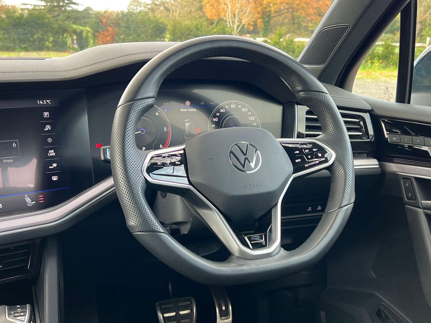 Used Volkswagen Touareg 2023 for sale - 76567774: Photo 38