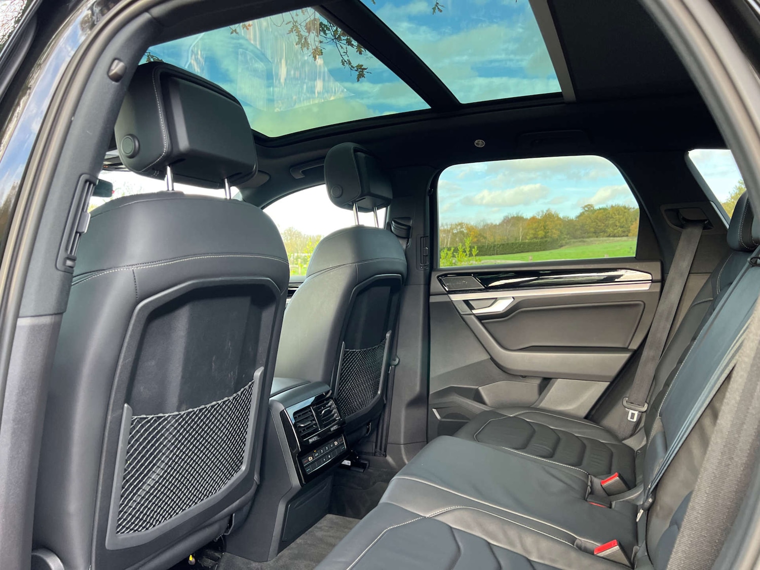 Used Volkswagen Touareg 2023 for sale - 76567774: Photo 45