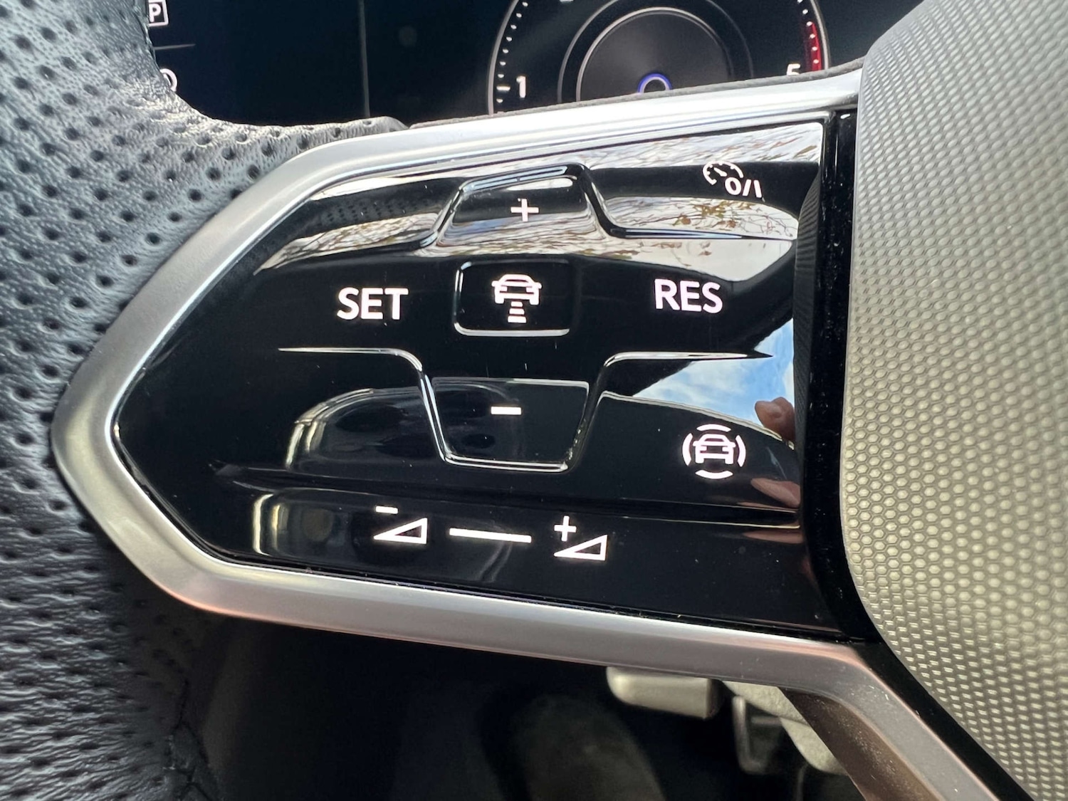 Used Volkswagen Touareg 2023 for sale - 76830156: Photo 56