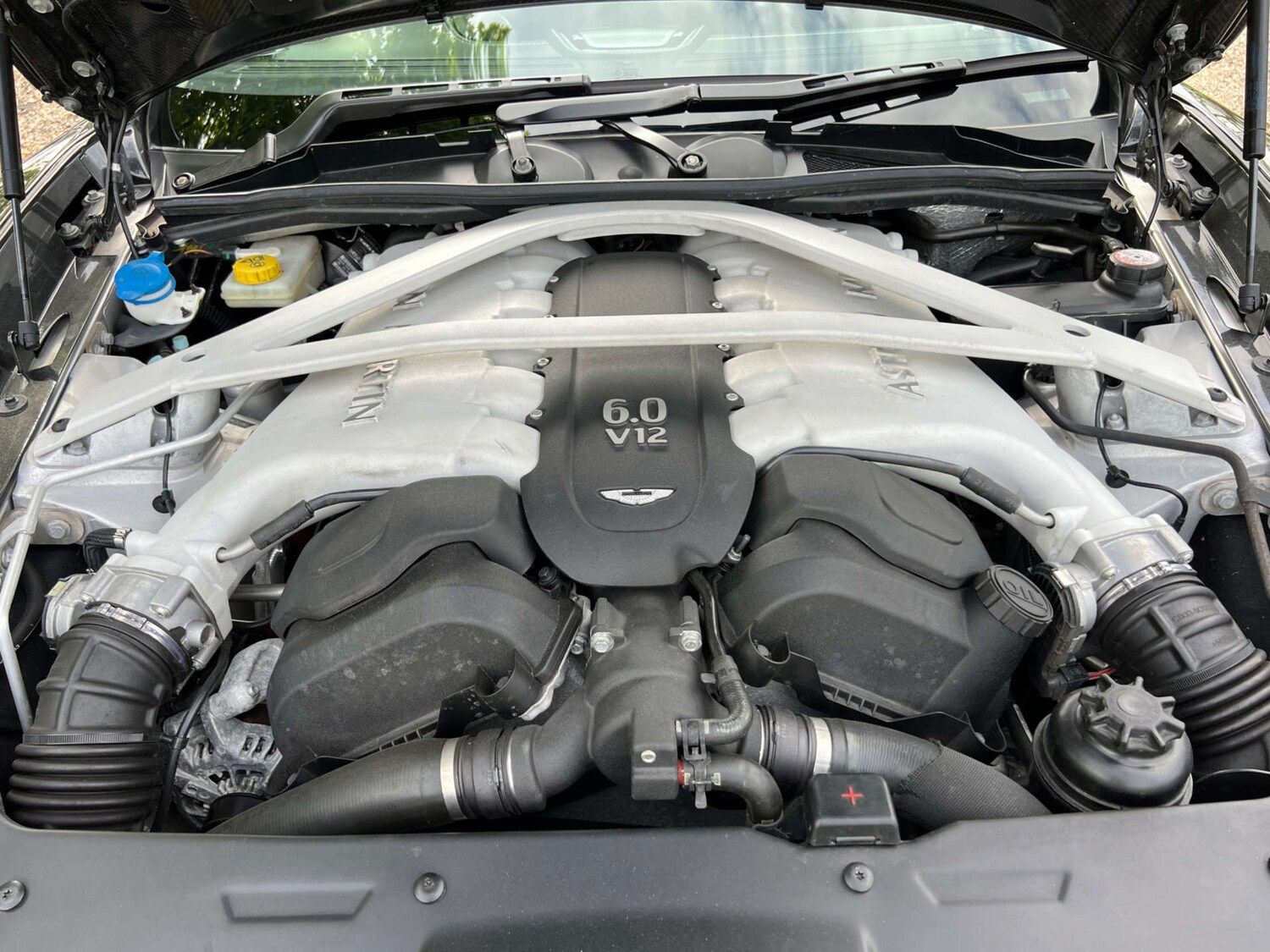 Used Aston Martin Vanquish 2013 for sale - 76277495: Photo 26
