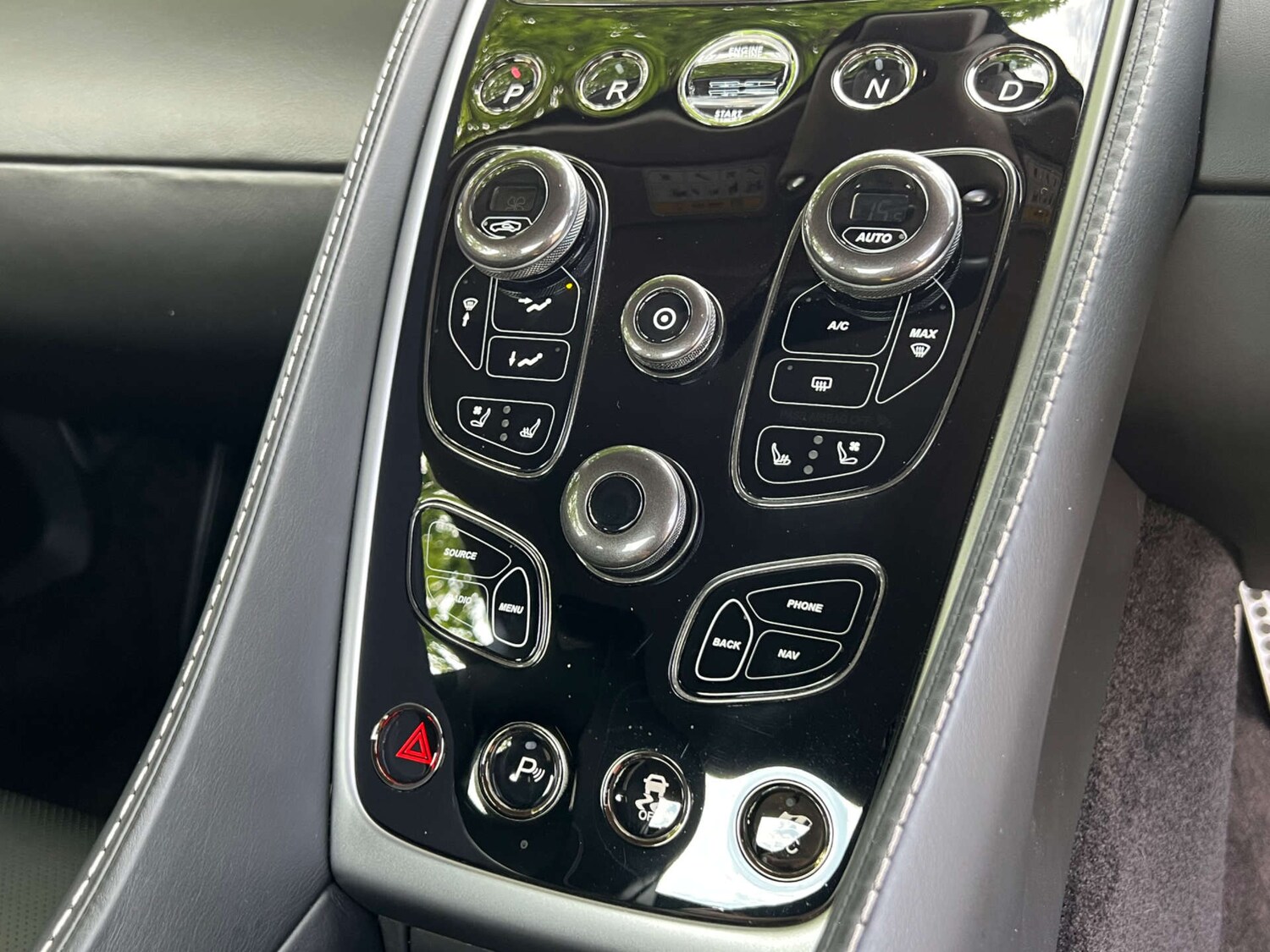 Used Aston Martin Vanquish 2013 for sale - 76277495: Photo 50