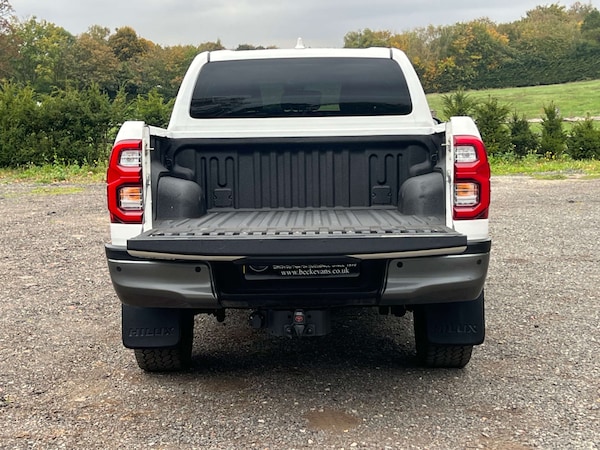 Used Toyota Hilux 2023 for sale - 76198690: Photo 14
