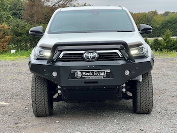 Used Toyota Hilux 2023 for sale - 76198690: Photo 2
