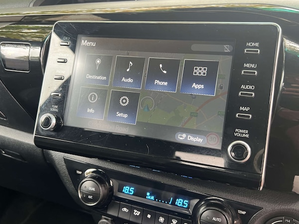 Used Toyota Hilux 2023 for sale - 76198690: Photo 51