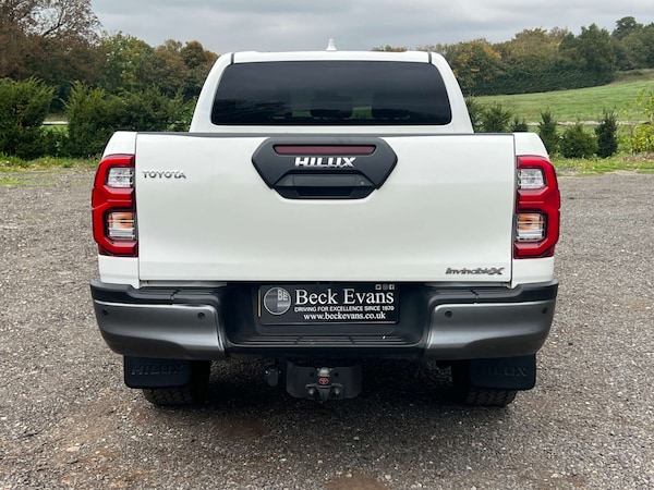 Used Toyota Hilux 2023 for sale - 76198690: Photo 8