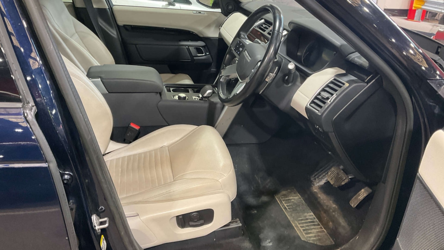 Used Land Rover Discovery 2022 for sale - 77653020: Photo 2