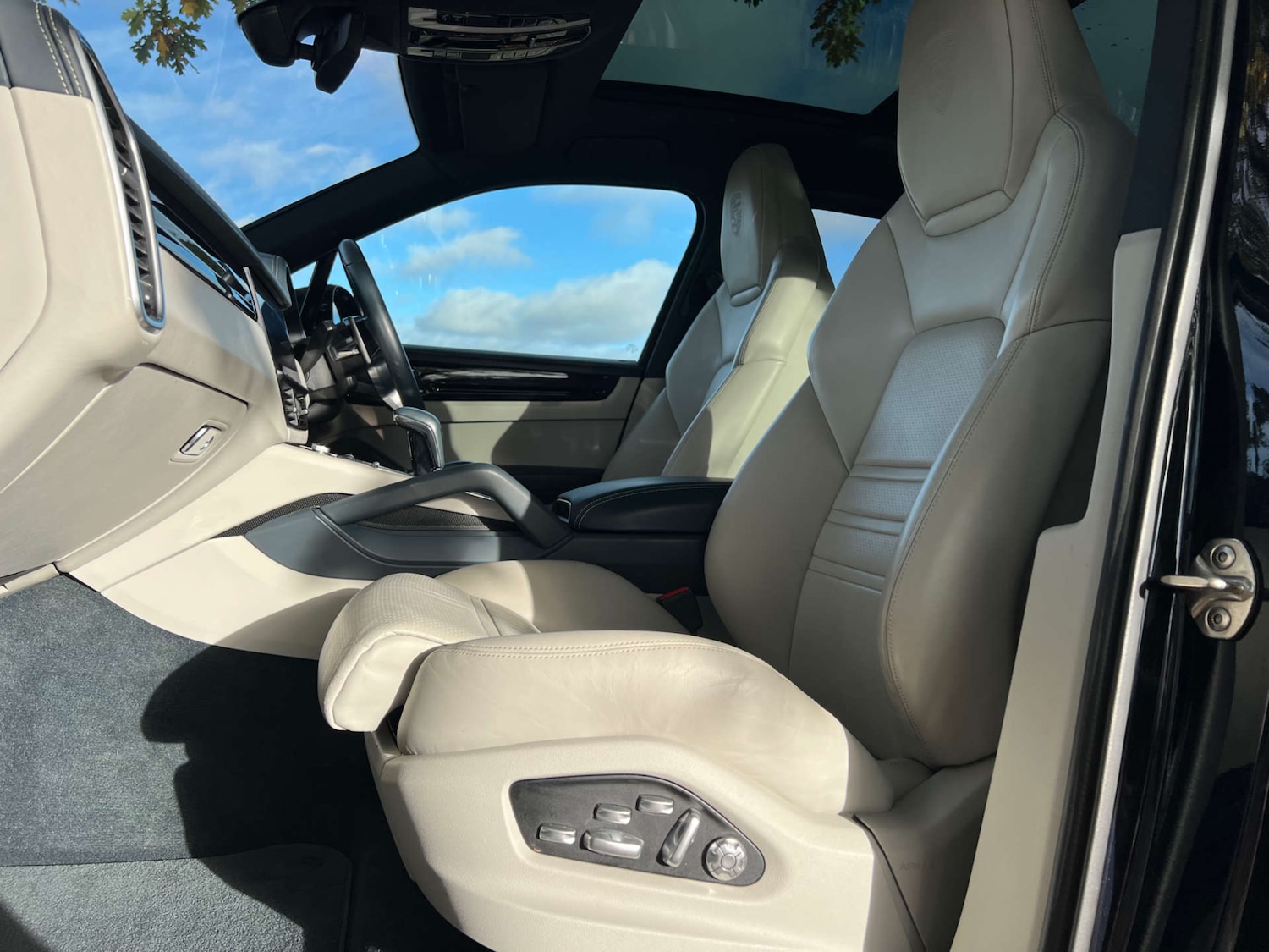 Used Porsche Cayenne 2020 for sale - 76304372: Photo 35