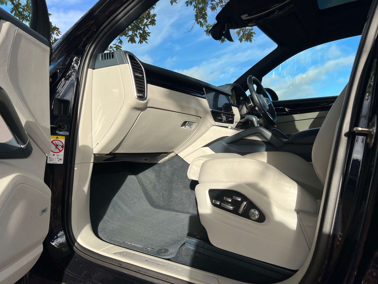 Used Porsche Cayenne 2020 for sale - 76304372: Photo 36