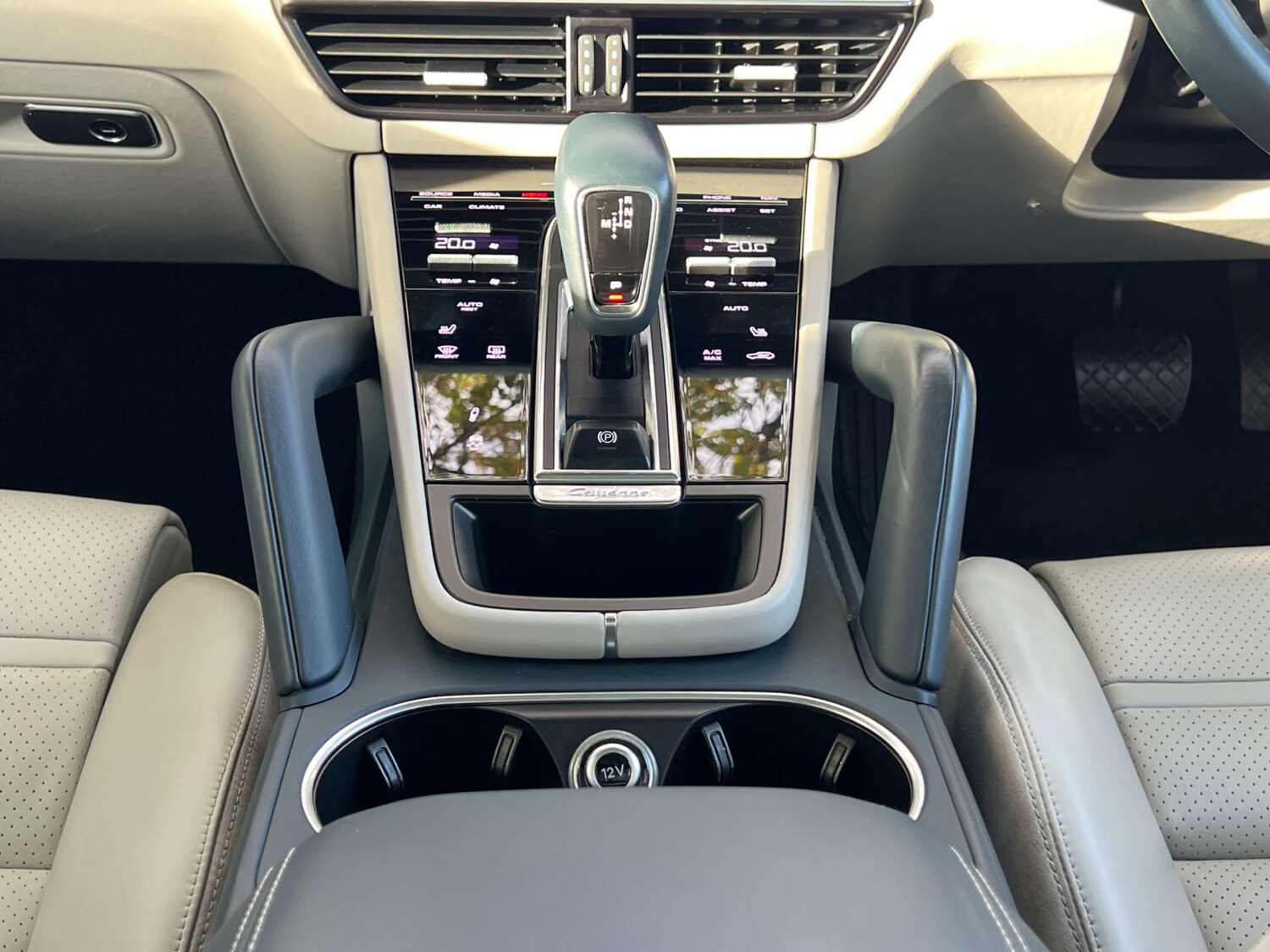 Used Porsche Cayenne 2020 for sale - 76304372: Photo 44