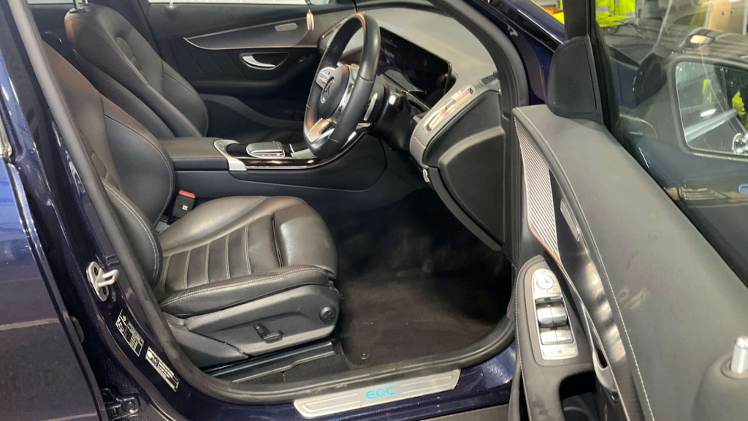 Used Mercedes-Benz EQC 2023 for sale - 77609420: Photo 2