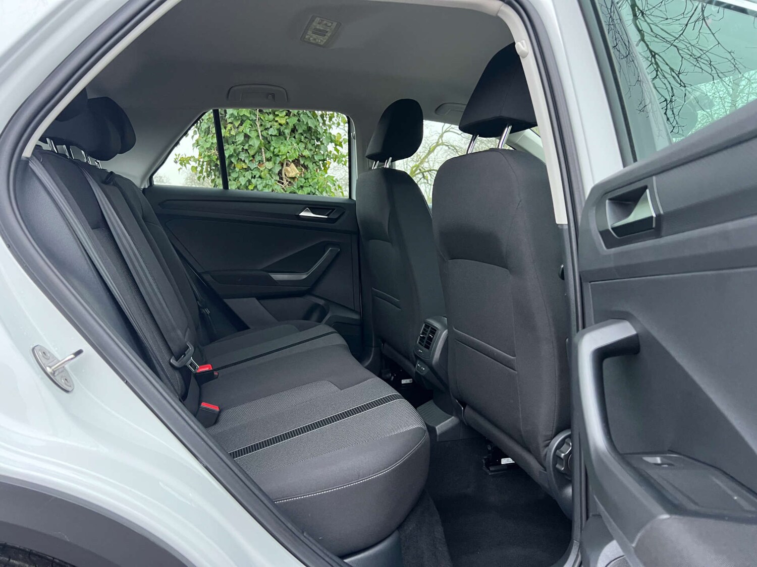 Used Volkswagen T-Roc 2023 for sale - 77022340: Photo 13