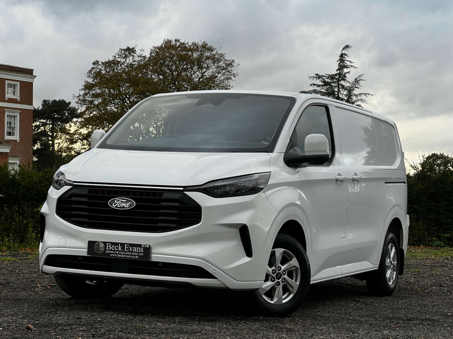 Used Ford Transit Custom 2024 for sale - 76422517: Photo 1