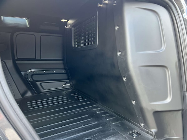 Used Land Rover Defender 2024 for sale - 75130689: Photo 26