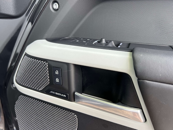Used Land Rover Defender 2024 for sale - 75130689: Photo 38