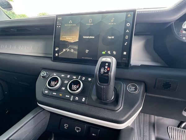 Used Land Rover Defender 2024 for sale - 75130689: Photo 43
