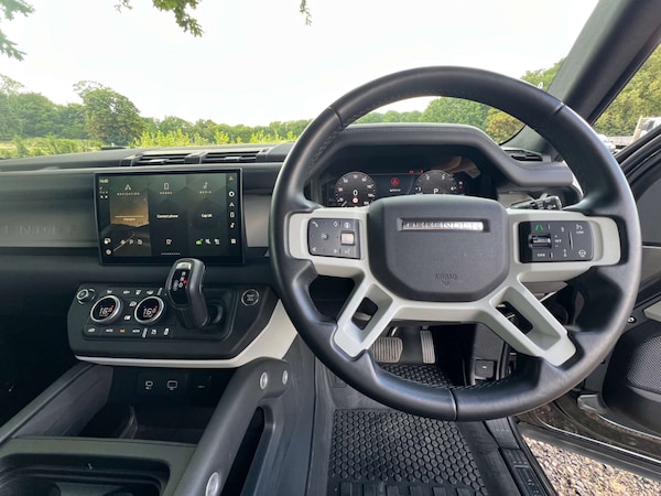 Used Land Rover Defender 2024 for sale - 75130689: Photo 4