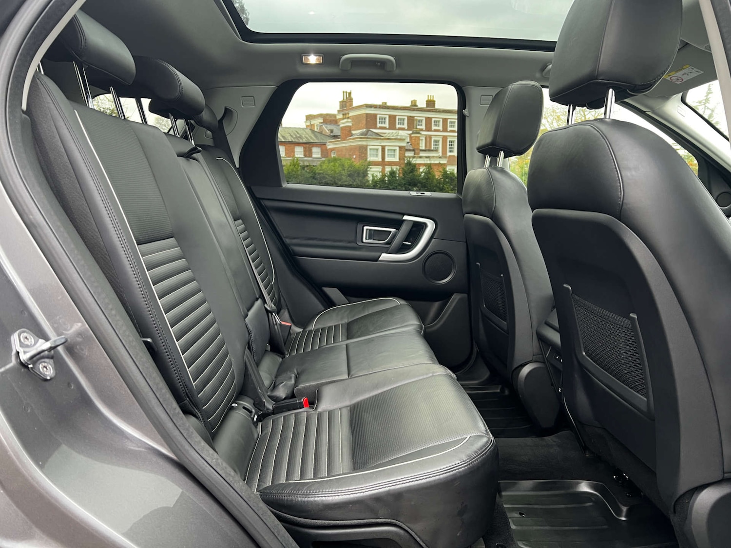 Used Land Rover Discovery Sport 2017 for sale - 76625872: Photo 32