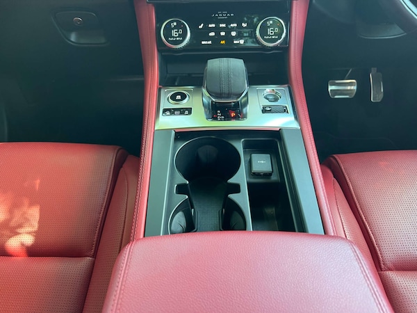 Used Jaguar F-Pace 2022 for sale - 76285150: Photo 43