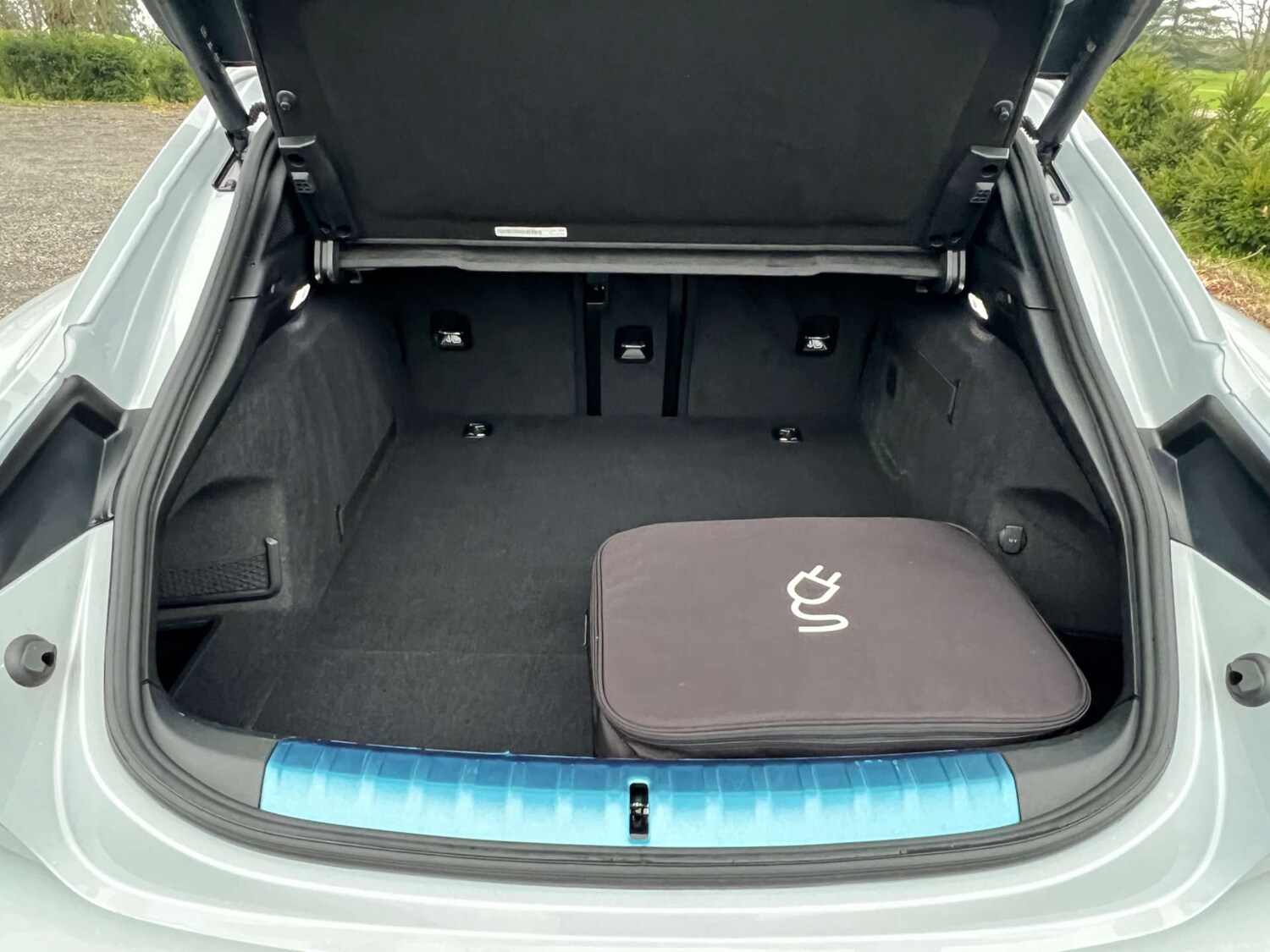 Used Porsche Taycan 2024 for sale - 77262727: Photo 40