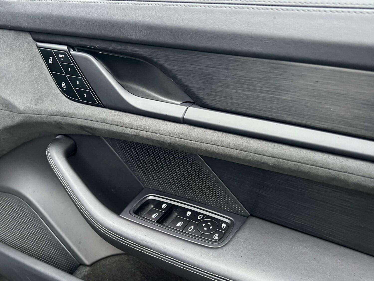 Used Porsche Taycan 2024 for sale - 77262727: Photo 41