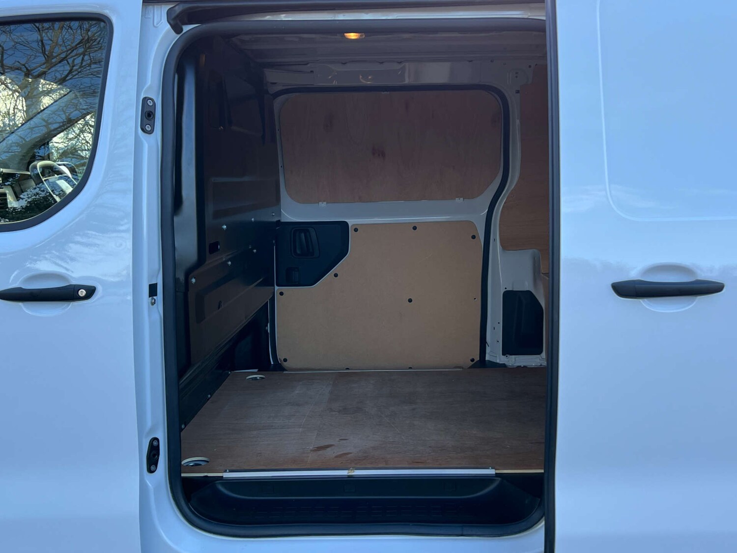 Used Vauxhall Vivaro 2024 for sale - 77813556: Photo 11