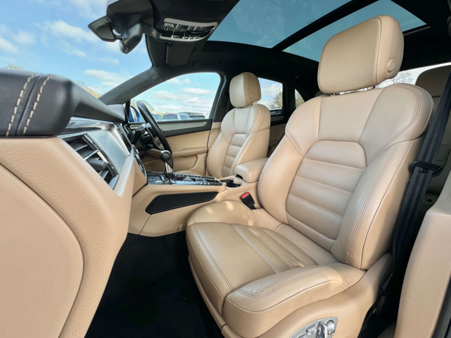 Used Porsche Macan 2020 for sale - 76363572: Photo 5