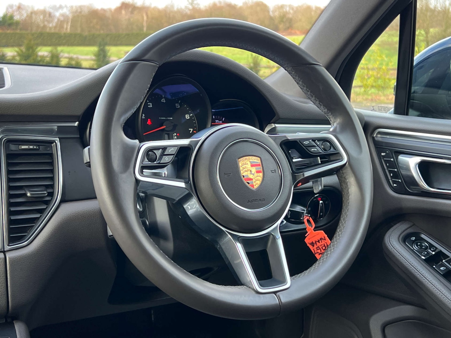 Used Porsche Macan 2017 for sale - 77368186: Photo 43