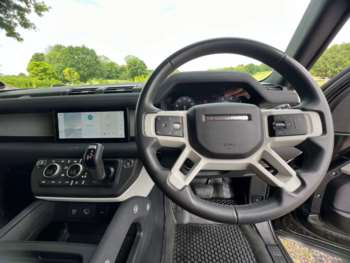 Used Land Rover Defender 2022 for sale - 74970879: Photo