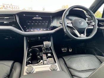 Used Volkswagen Touareg 2022 for sale - 76554460: Photo