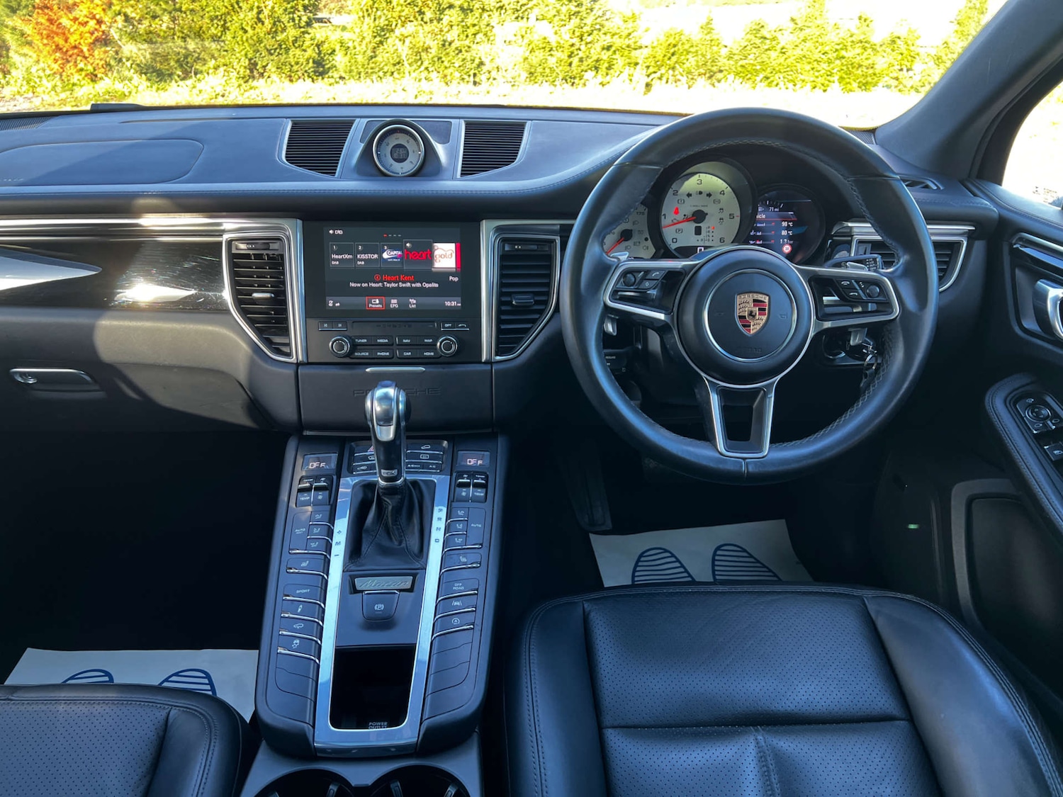 Used Porsche Macan 2017 for sale - 76686693: Photo 2