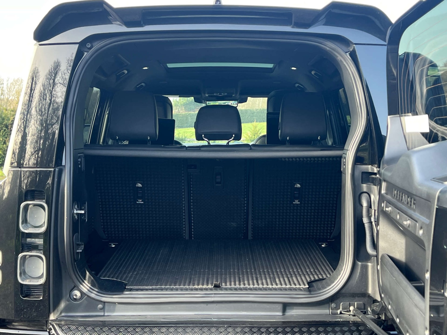 Used Land Rover Defender 2021 for sale - 78039568: Photo 14