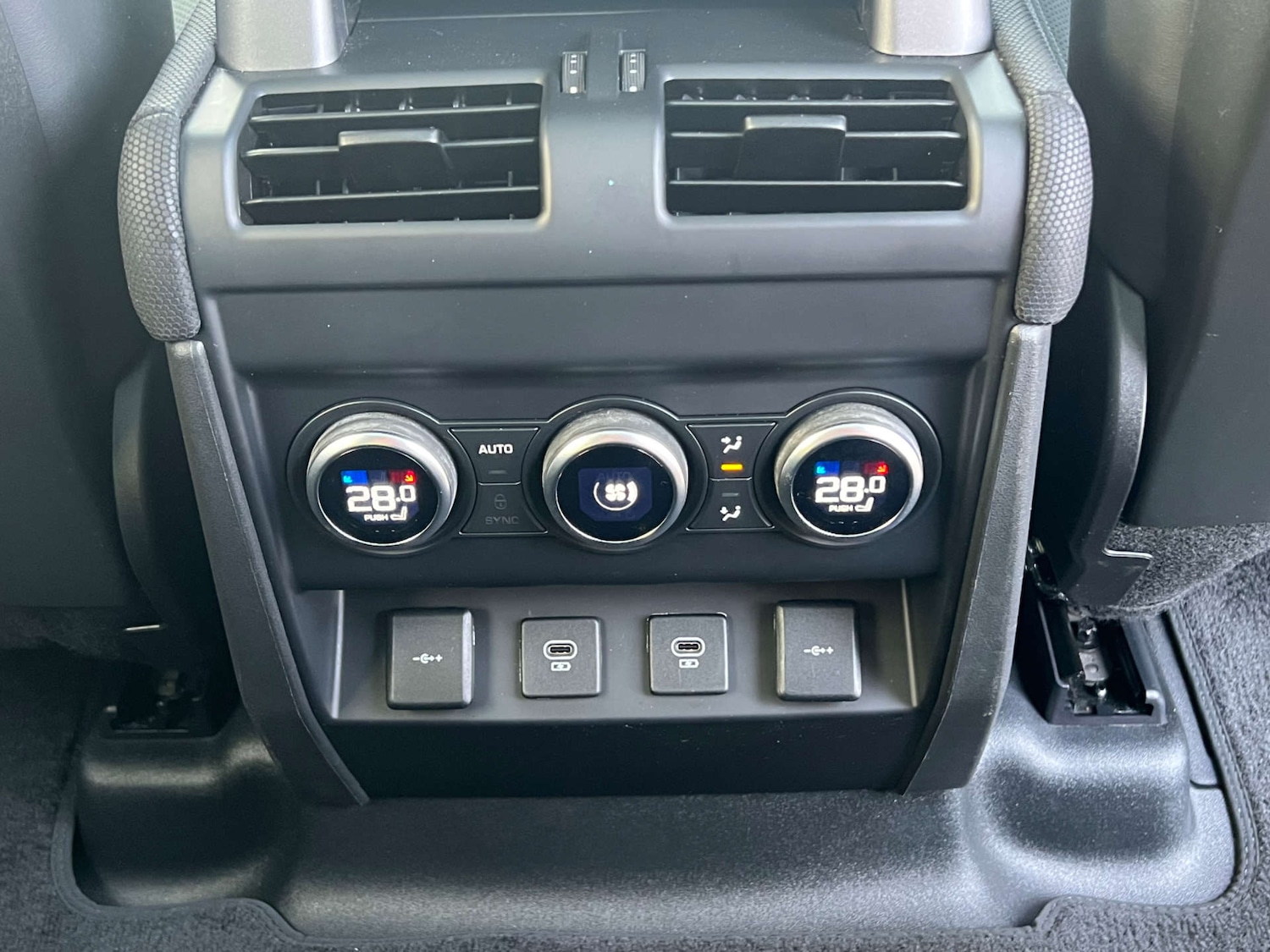 Used Land Rover Defender 2021 for sale - 78039568: Photo 47