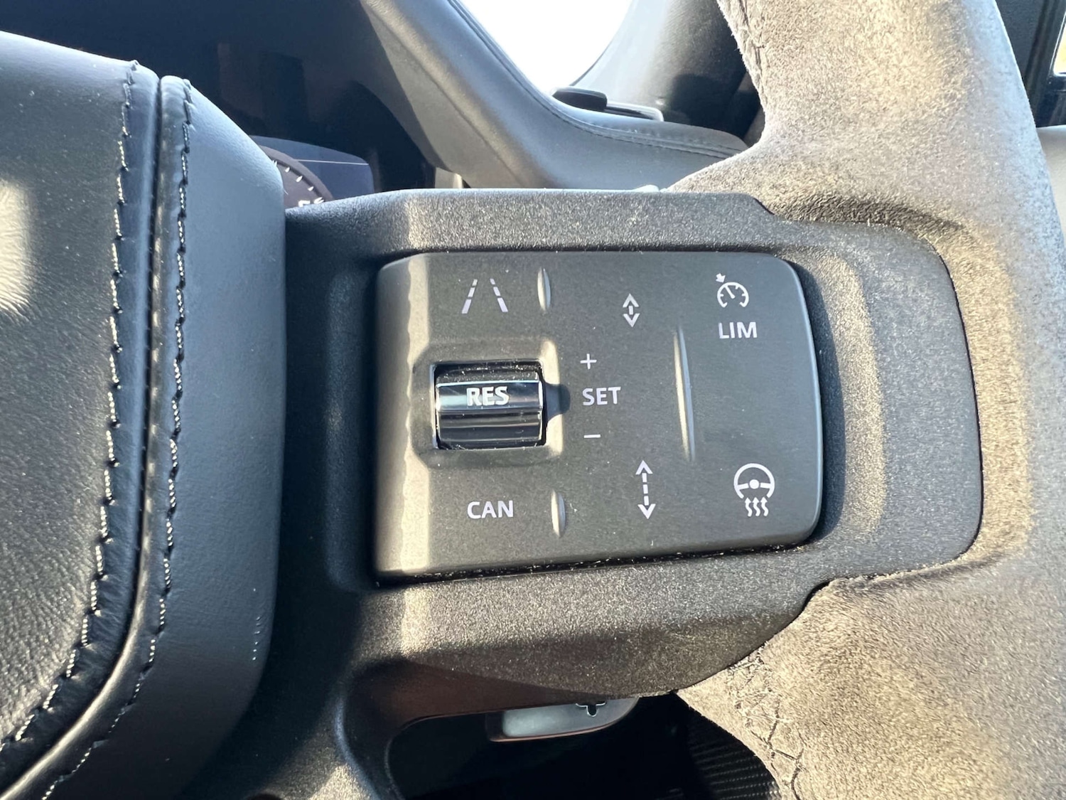 Used Land Rover Defender 2021 for sale - 78039568: Photo 61